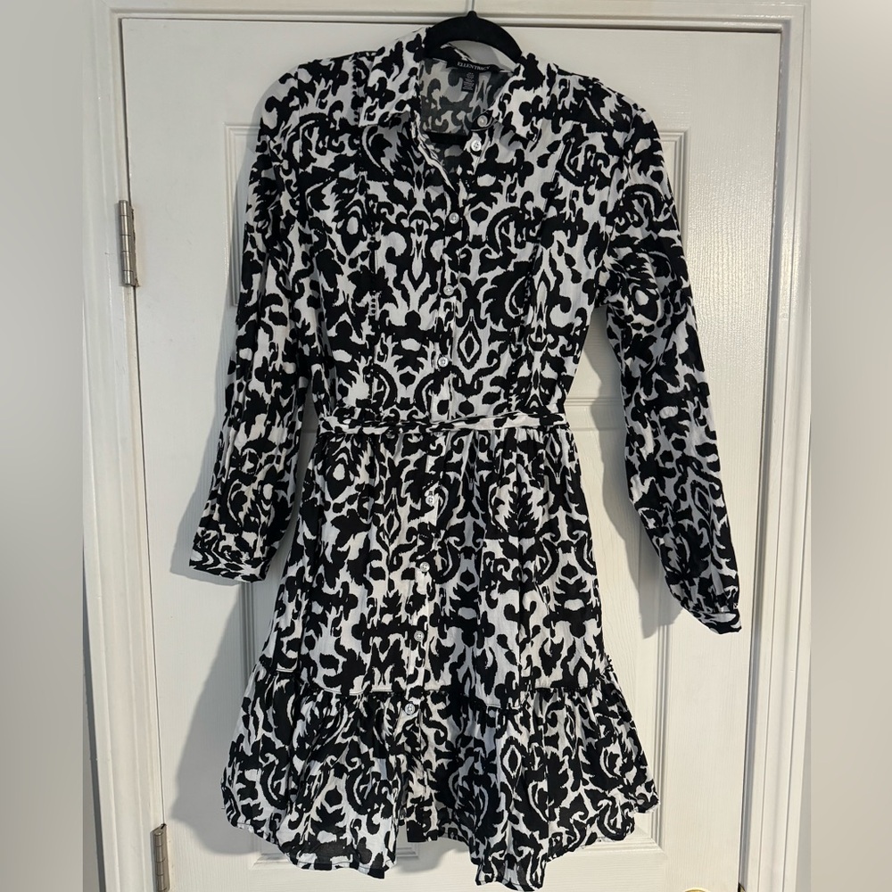 Ellen Tracy size Small black and white long sleeve mini dress